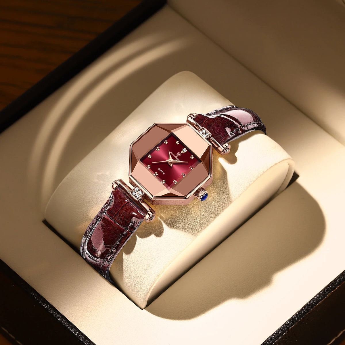 POEDAGAR® Royal And Elegant Quartz Leather Waterproof Watch For Women